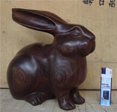 木雕兔子工艺品