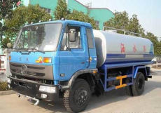 东风153洒水车